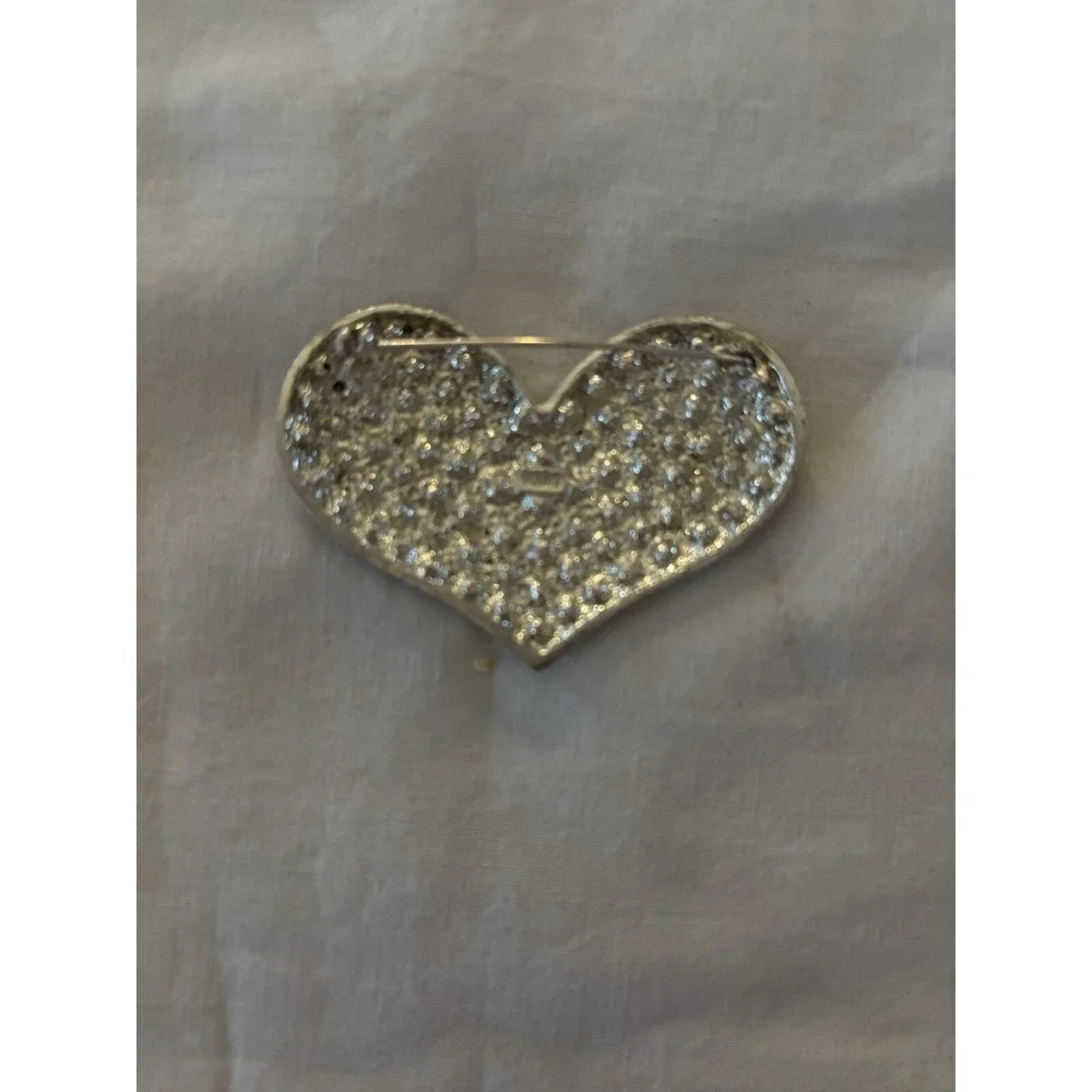 Silvertone Heart Shaped Brooch With‎ Red Stones. New.